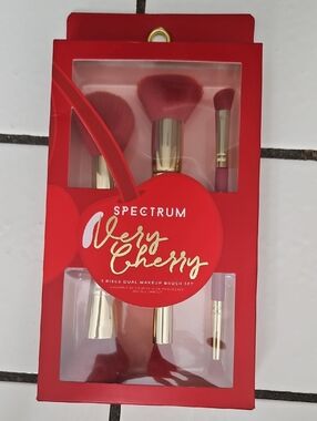 Spectrum Very Cherry 3-Piece Makeup Brush Set